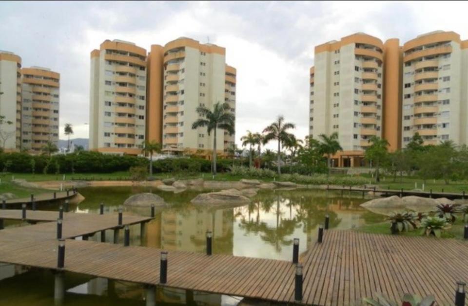 Mountain, Lake And Pool View Apartment Rio de Janeiro Værelse billede