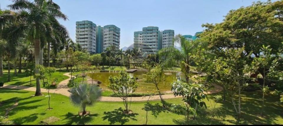 Mountain, Lake And Pool View Apartment Rio de Janeiro Værelse billede